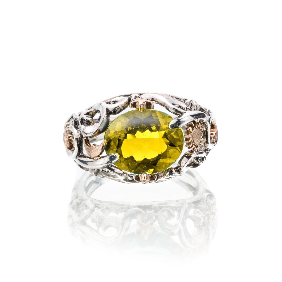 Polvere di Stelle ring with yellow stone dome