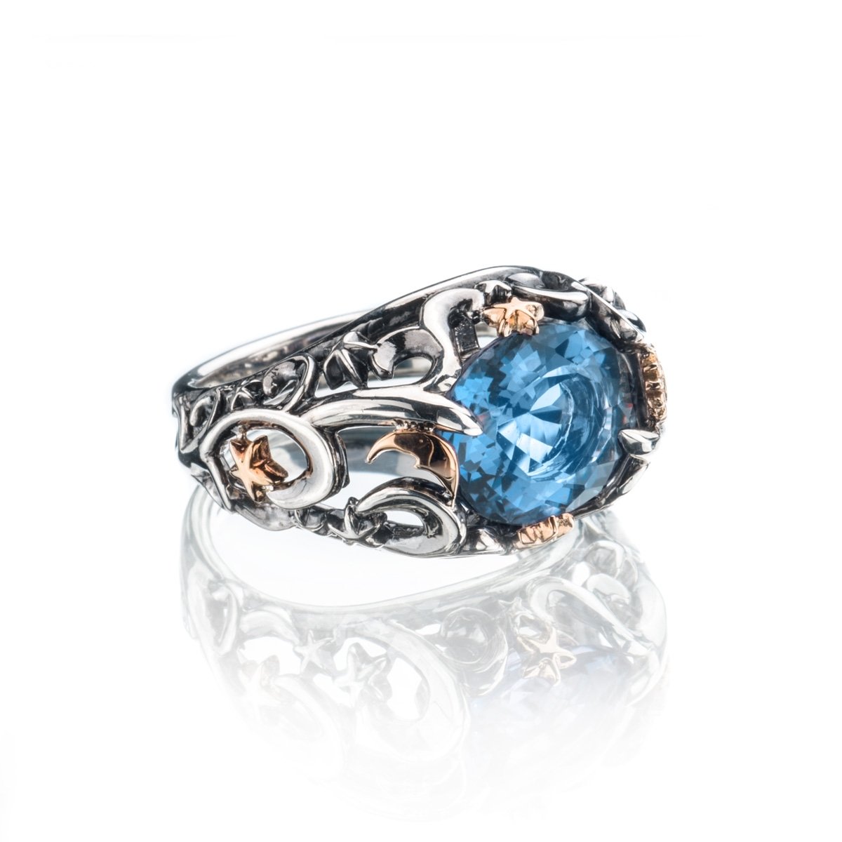 Polvere di Stelle ring with blue stone dome