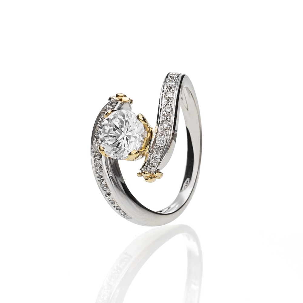 Anello Solitario Abbraccio  de'Nobili 2