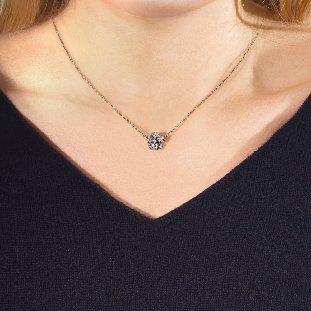 Collana Fiori di pesco fiore medio 2