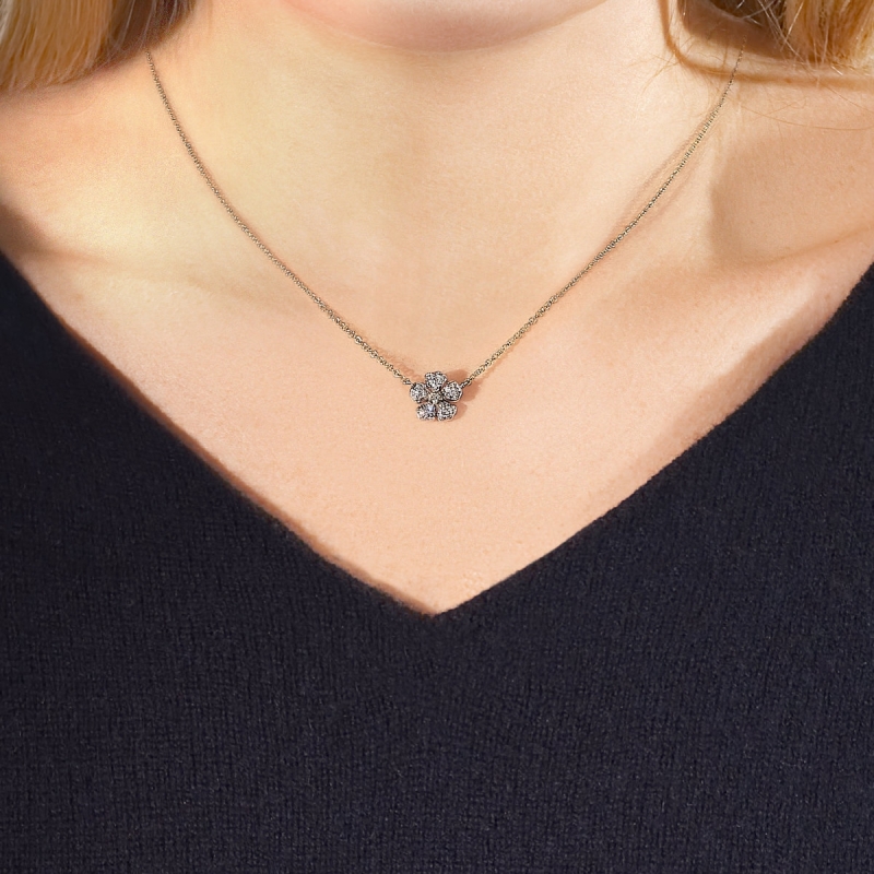 Collana Fiori di pesco fiore medio